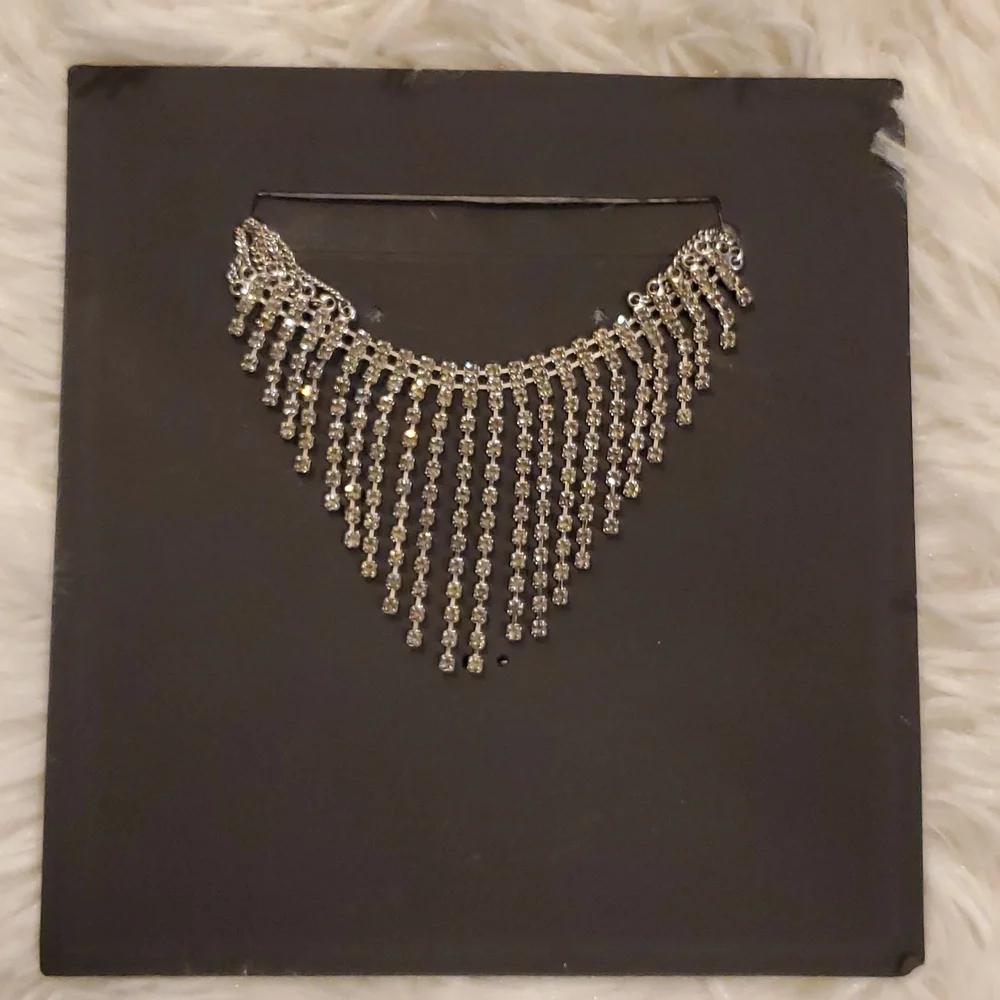 Banana Republic Silver Dangling Necklace - Picture 2 of 9